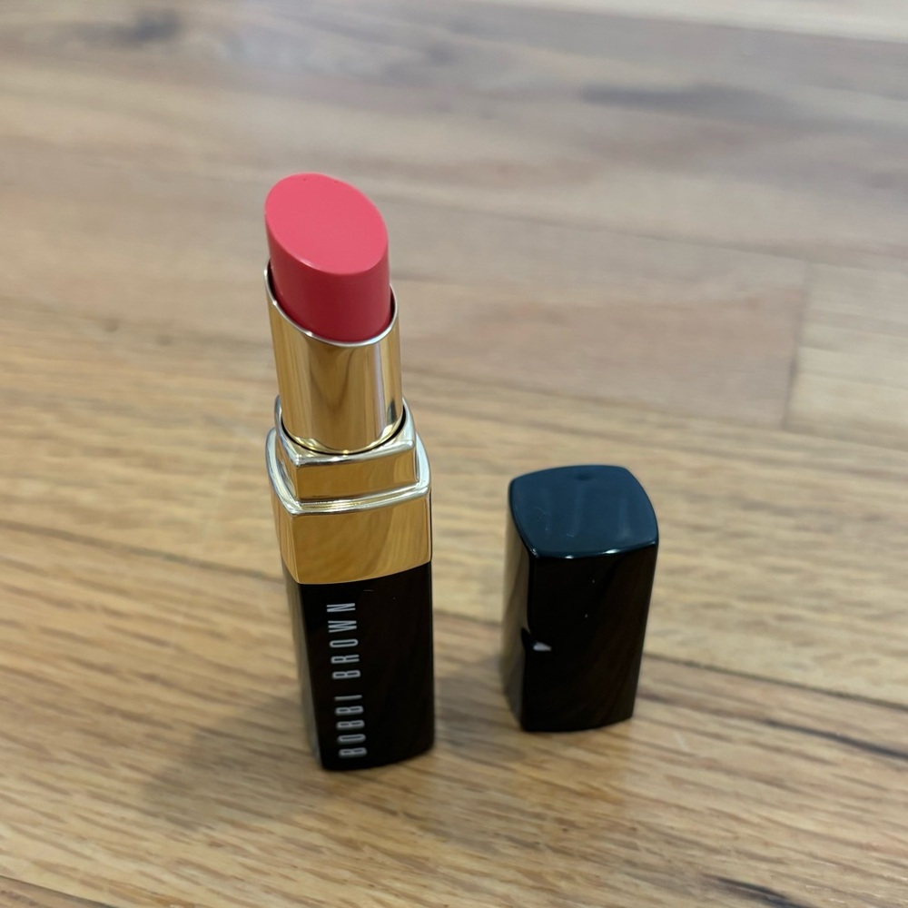 Bobbi Brown | Lipstick (Island Pink)